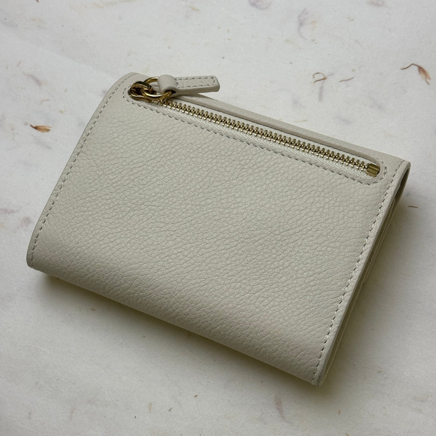 Breguet White Leather Wallet For Stylish Organization | Sleek Elegance