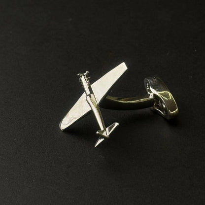 Breitling Aviator Lapel Pin In Premium Material For Aviation Enthusiasts | Exquisite Tribute To Aviation Heritage