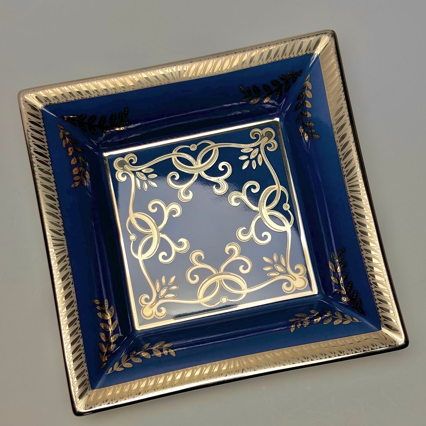 Patek Philippe Limoges Porcelain Tray 2012 – Gilded Collector'S Piece | Exquisite Elegance